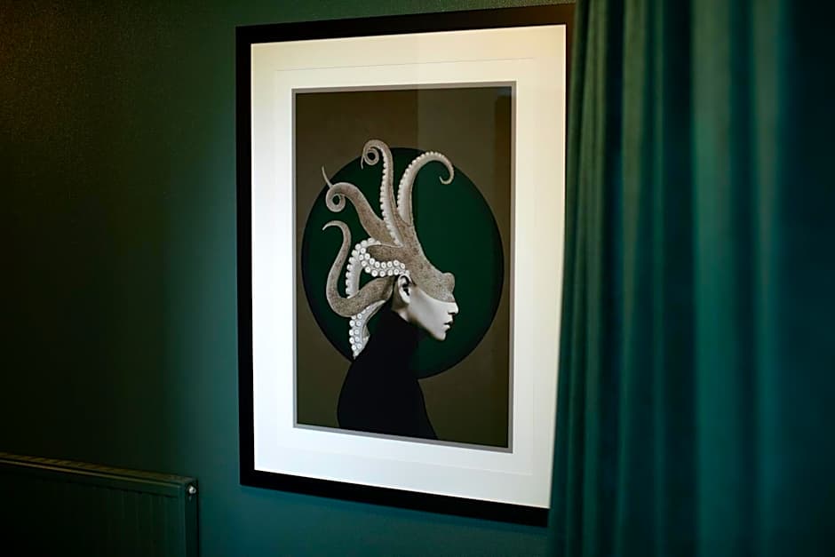 The Central Hotel Queenstown, A Naumi Chapter