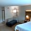 Holiday Inn Express Hotel & Suites Weston
