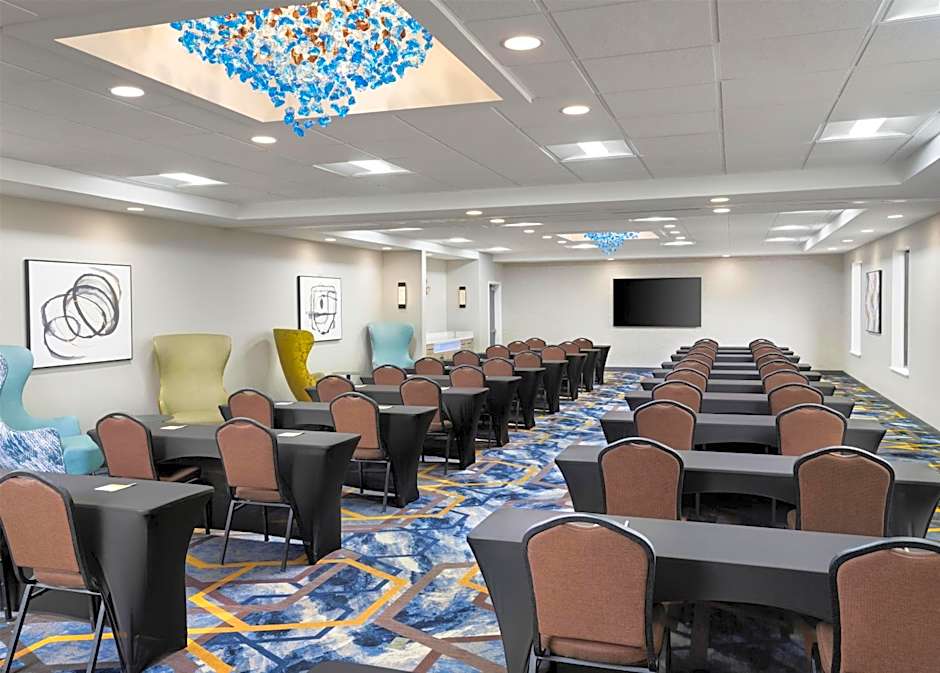 Hampton Inn & Suites Dallas-DFW ARPT W-SH 183 Hurst