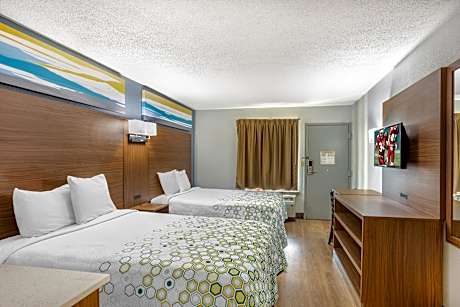 Studio with Two Double Beds Disability Access Roll-In Shower Non-Smoking