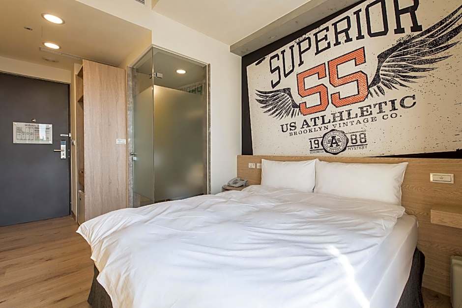 CHECK inn Express Taichung Yizhong