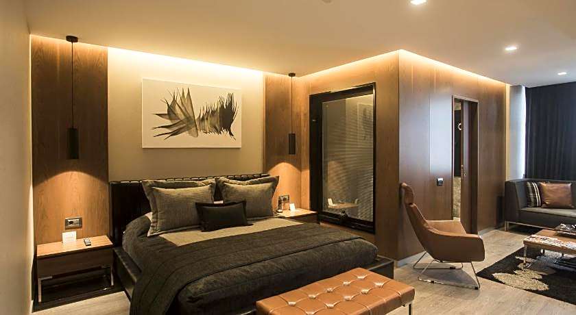 Zeniva Hotel 