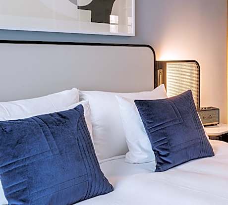 Junior Suite with Lake View