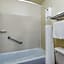 Days Inn & Suites by Wyndham Wichita