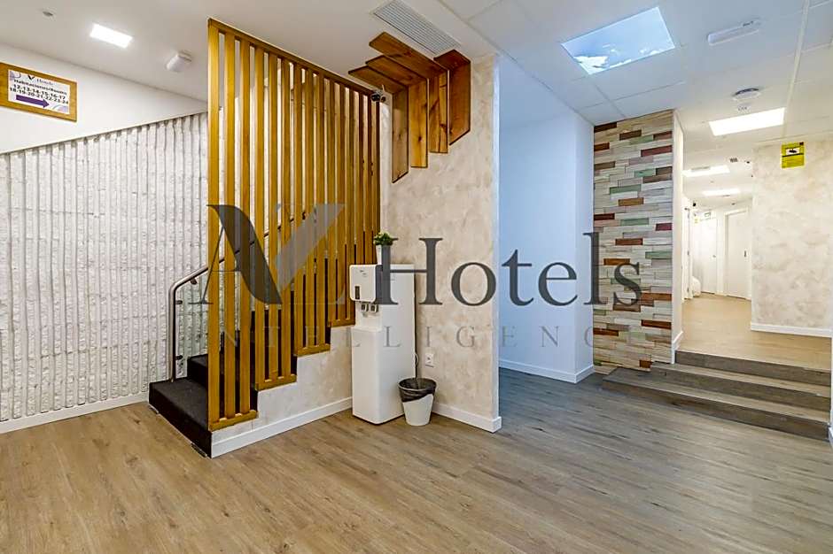 AYZ Princesa-Auto check-in property