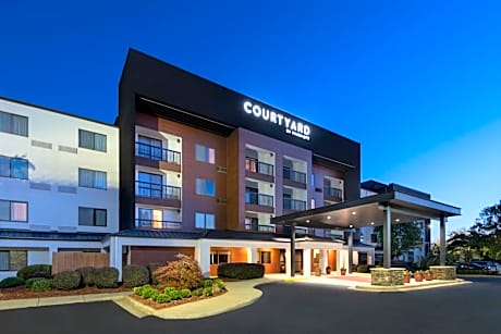 Courtyard by Marriott Burlington
