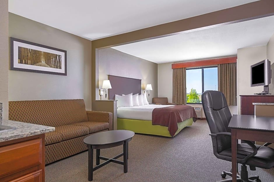 AmericInn by Wyndham Rochester Airport