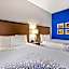 La Quinta Inn & Suites by Wyndham NE Long Beach/Cypress