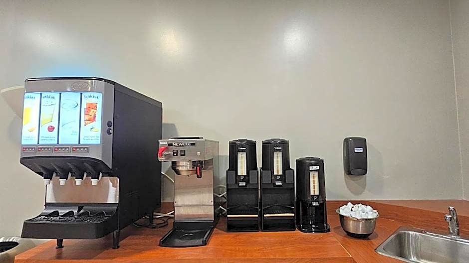 Super 8 by Wyndham Edmonton/West