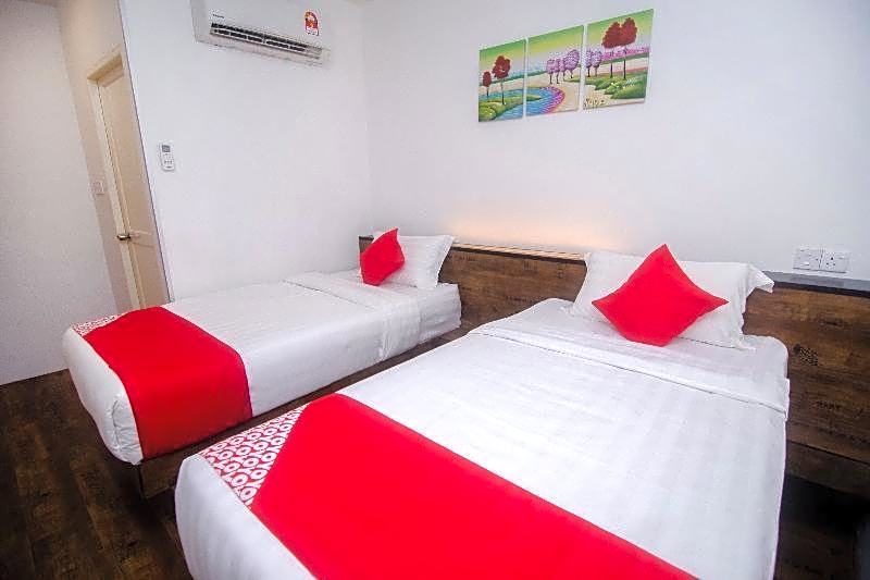 OYO 836 Mandurah Room & Cafe