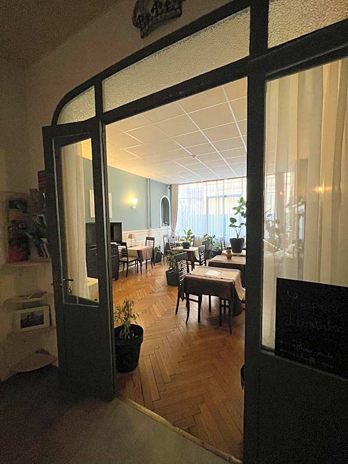 Authentic by Balladins, Hotel Le Carre d'Aix