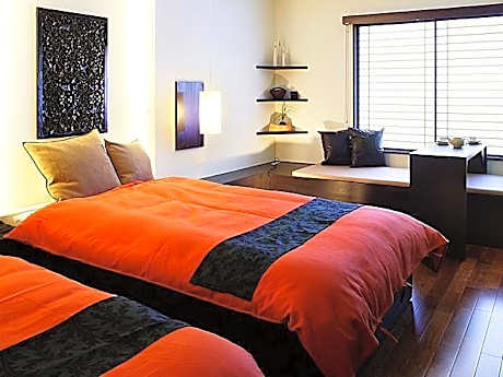 Deluxe Twin Bed