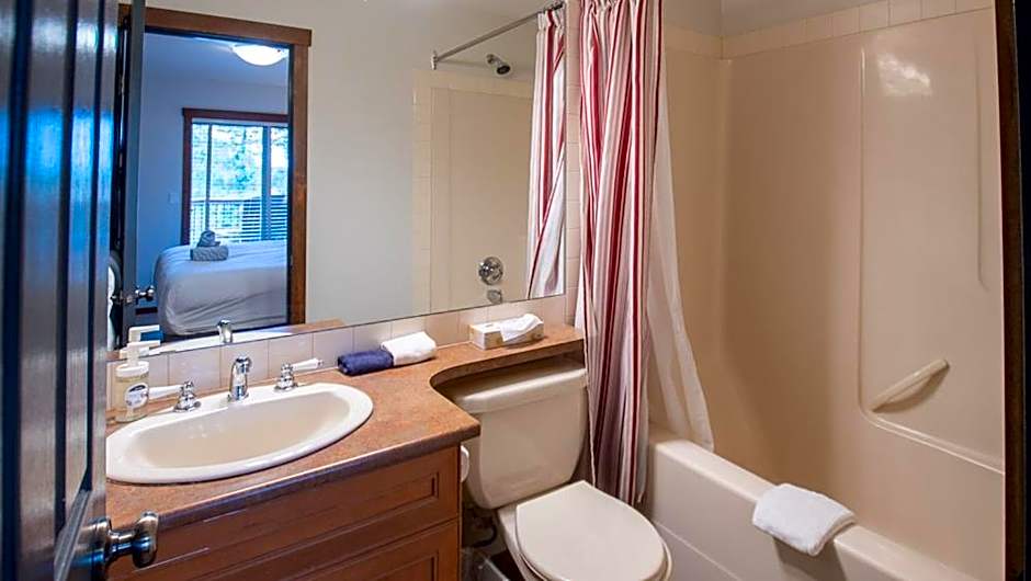 Snow Creek Lodge by Fernie Lodging Co