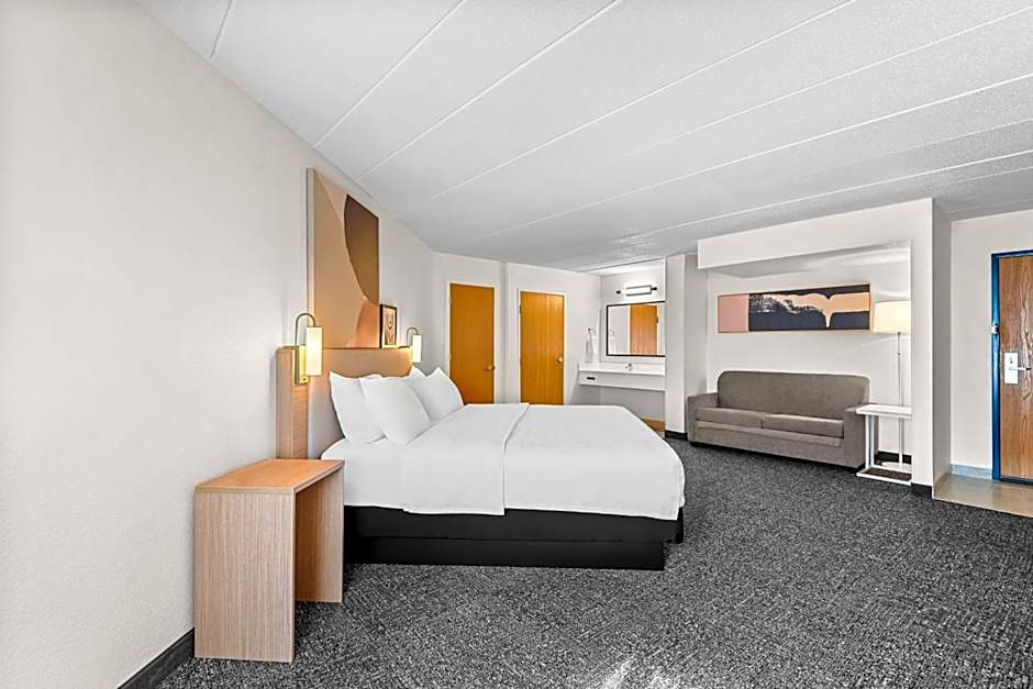 Spark by Hilton Cedar Falls