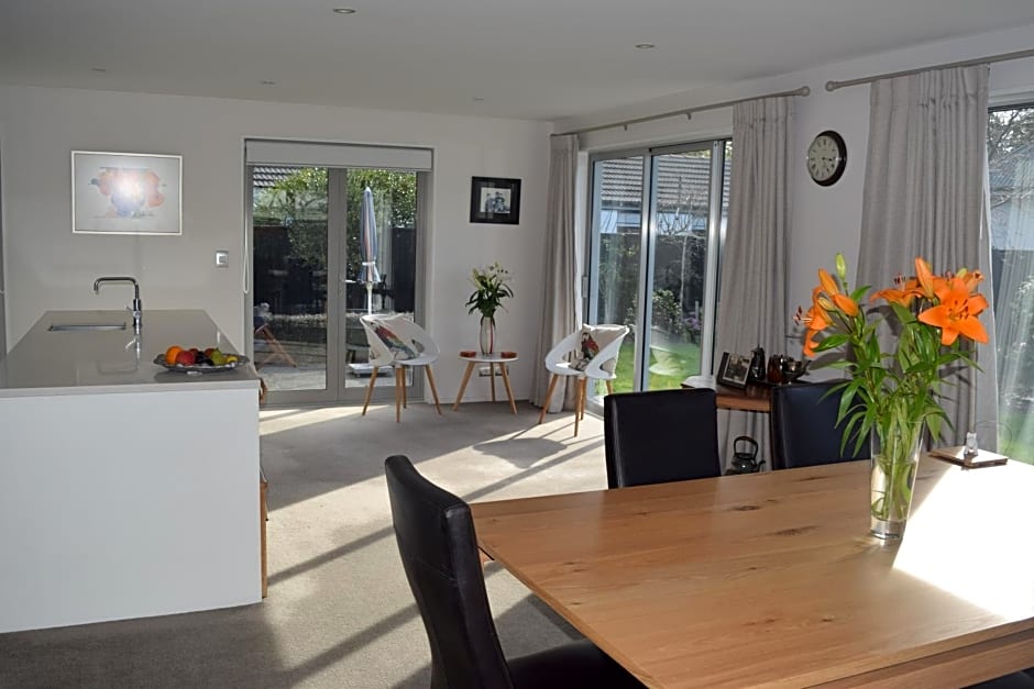 Bed & Breakfast in the Heart of Fendalton