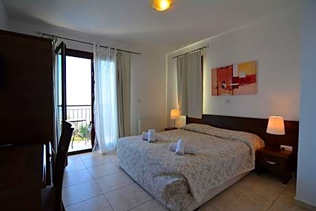 Double or Twin Room with City View