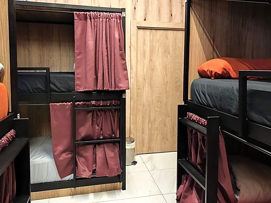 Senda Hostel Retiro - Atocha & Madrid Centro