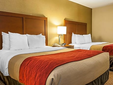 2 Queen Beds, Suite, Nonsmoking