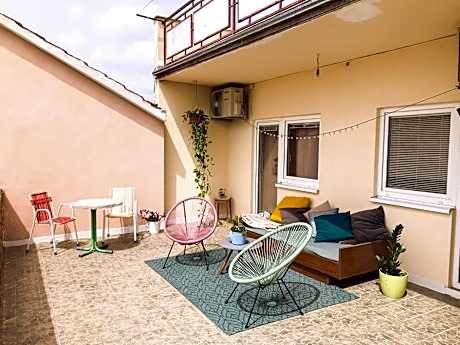 Lukenda Rooms - Cozy Double Rooms with Shared Kitchen & Terrace