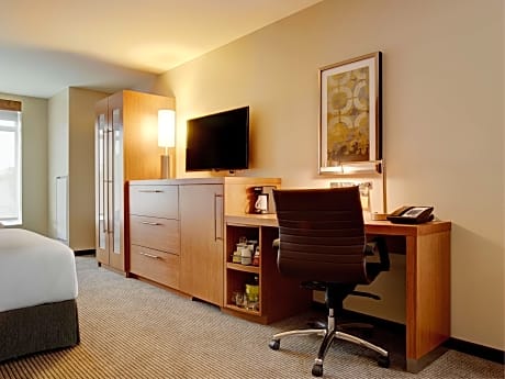 Two Queen Beds (with sofa bed)