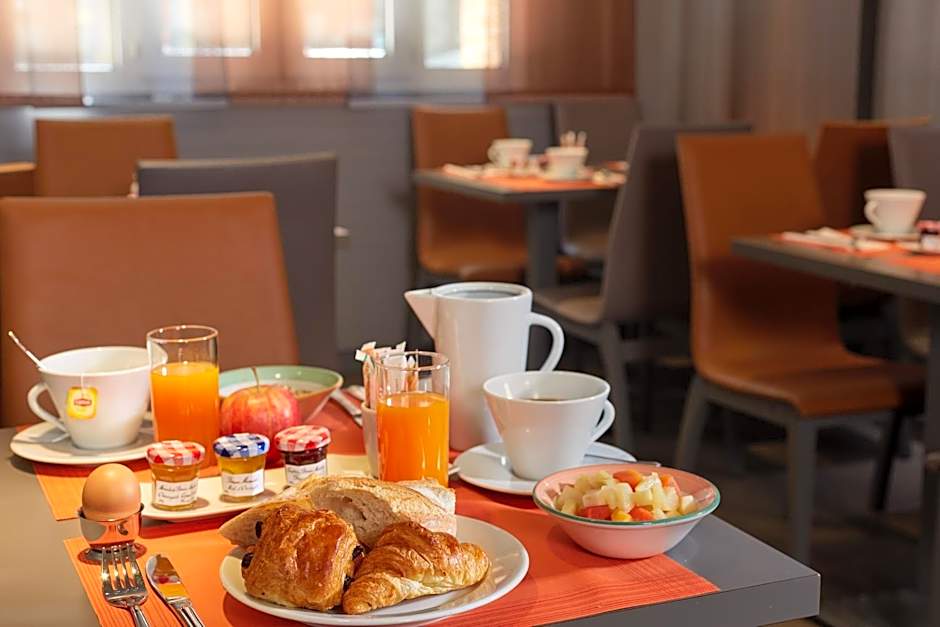 HOTEL BEAUGRENELLE SAINT CHARLES TOUR EIFFEL