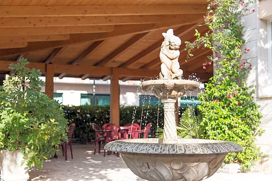 Hotel Saint Tropez - Pineto