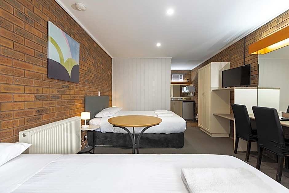 Photo 1 of 6 of Multiple Beds