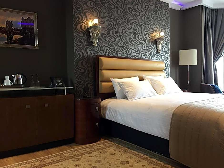 Photo 1 of 6 of Suite, Sea View