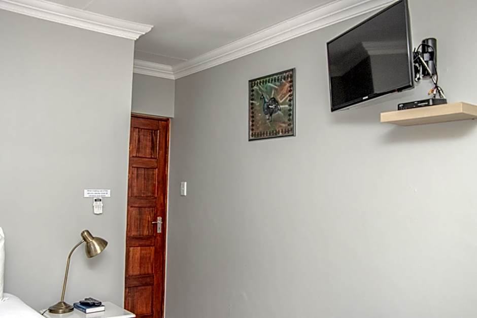 Woodpecker's Inn Guest House