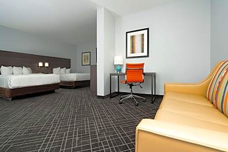 Queen Suite with Two Queen Beds - Non-Smoking