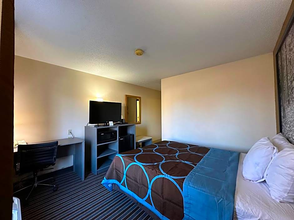 Super 8 by Wyndham Columbia Clark Lane