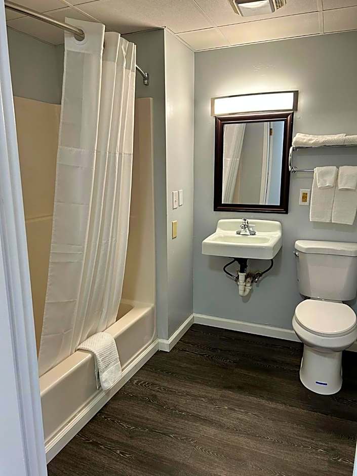 Rodeway Inn Clemmons - Winston-Salem Area