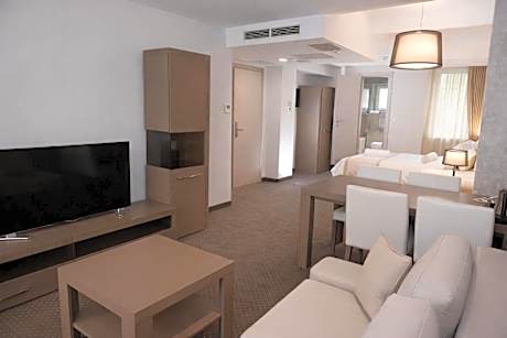 Executive Suite with Spa Bath