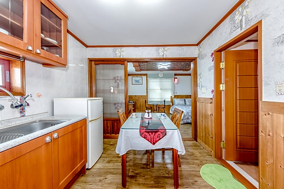 Gyul Hyanggi Pension