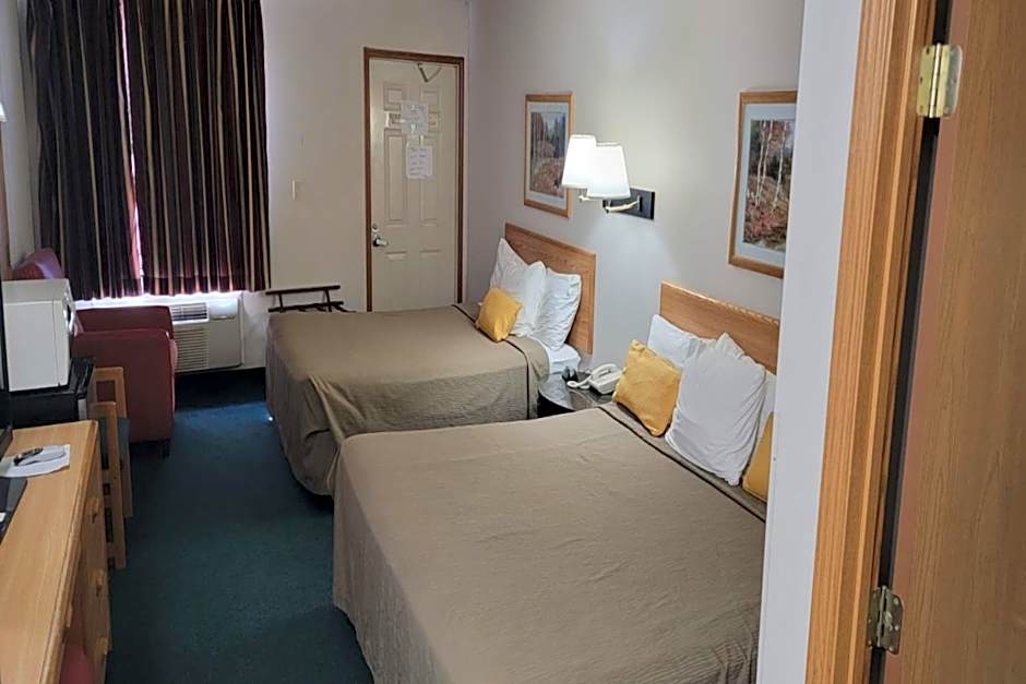 HomeTown Inn By OYO Texhoma, OK