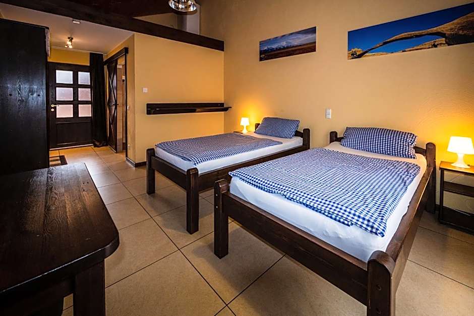 Roadcamp - American Motel & Sportsbar