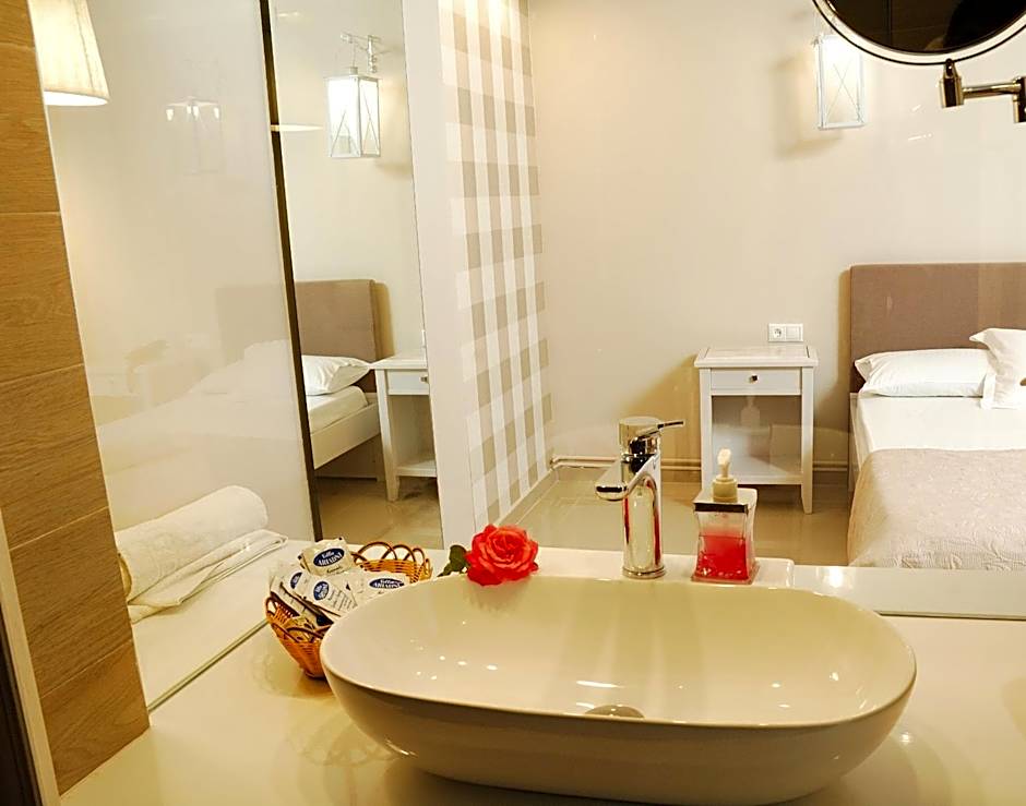 Ariadnes Holiday Accommodation