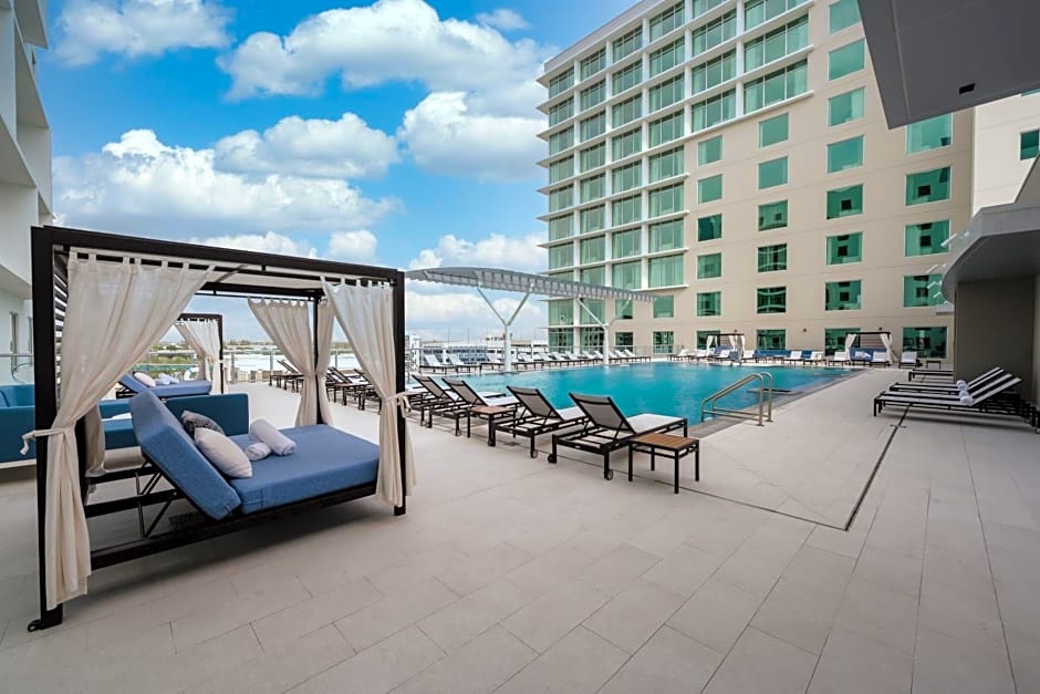 AC Hotel by Marriott Fort Lauderdale Airport