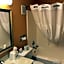 Days Inn & Suites by Wyndham Youngstown / Girard Ohio