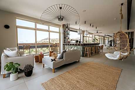 Paralos The Maxine Adults Only