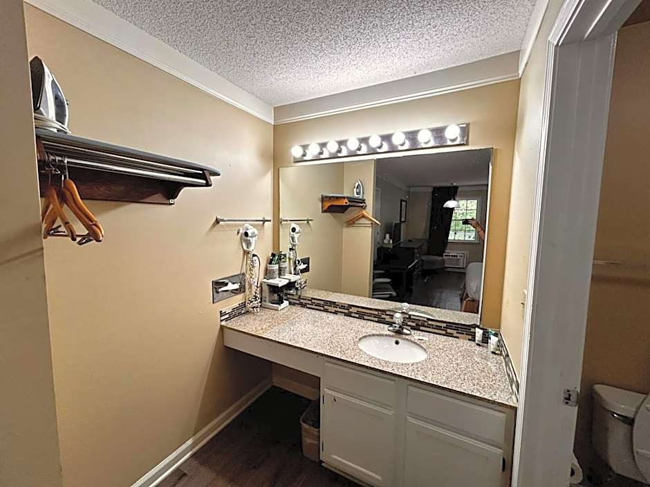Plantation Oaks Suites & Inn Millington