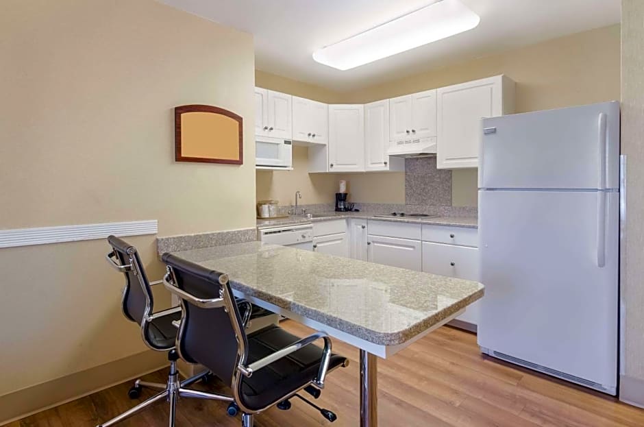 MainStay Suites Airport