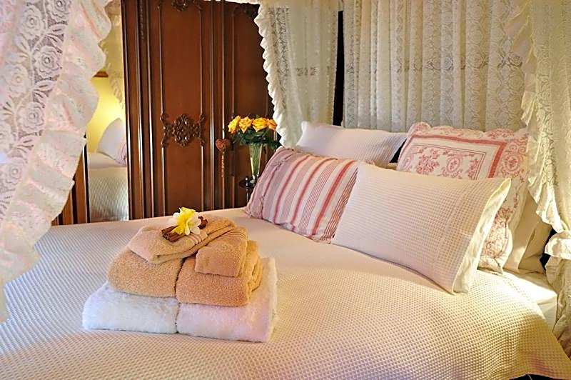 Mary Cards Coach House