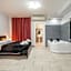 Royal Playa Suite and Apartament -private parking- self chek out