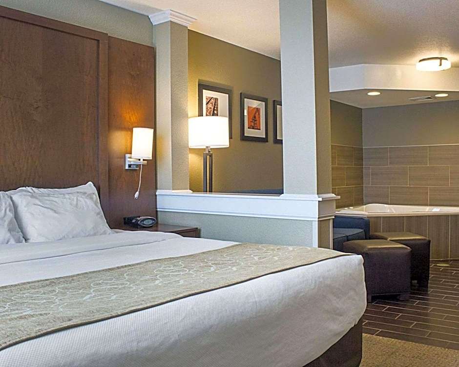 Comfort Suites Minot South