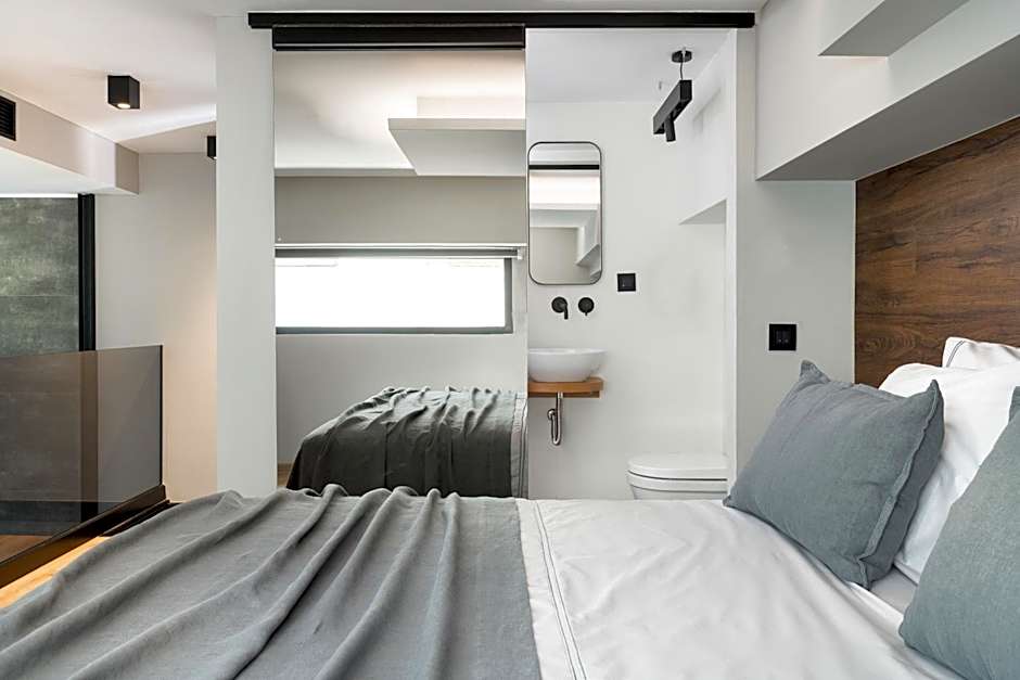 11 Enteka Acropolis Suites