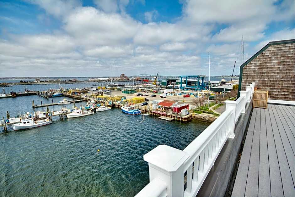 Wyndham Inn on Long Wharf