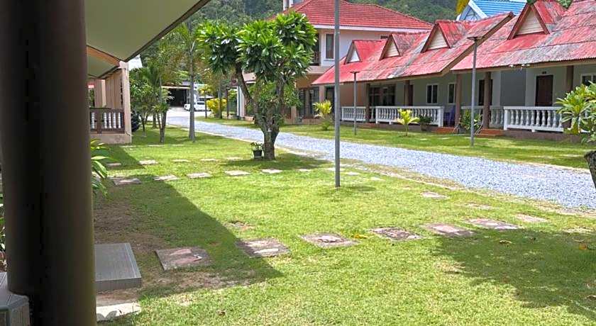 Lanta Bee Garden Bungalows