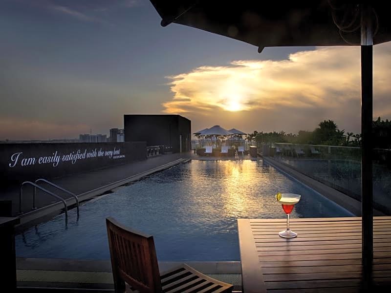 The Waverly Hotel & Residences