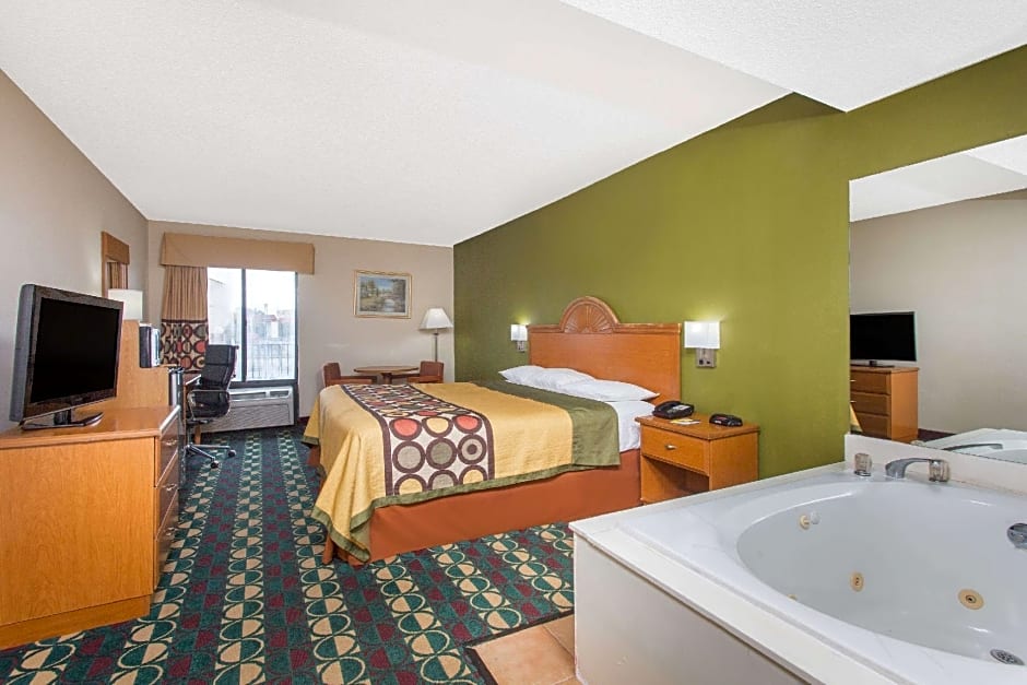 Super 8 by Wyndham Spartanburg/I-26 Exit 22